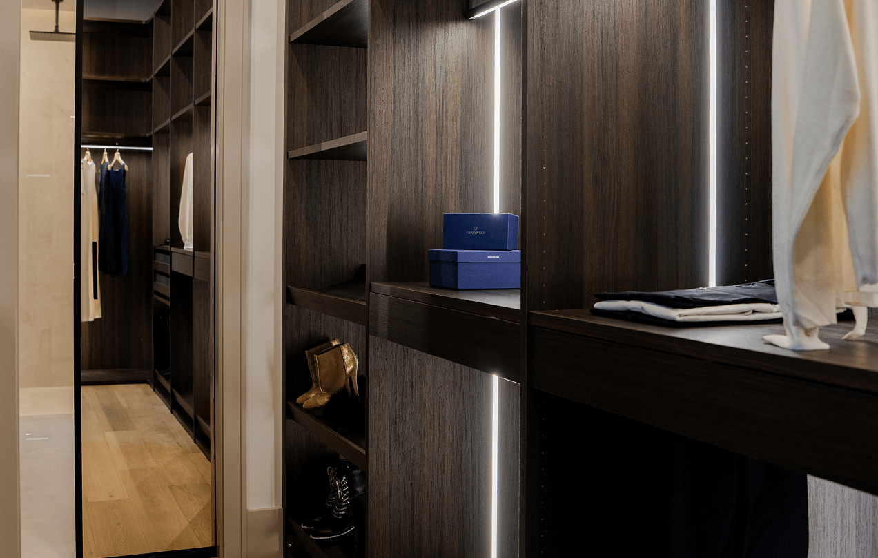 WALK IN CLOSET + POCKET SLIDING DOOR